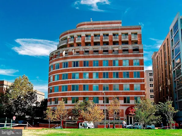 1275 25th St NW APT 701, Washington, DC 20037