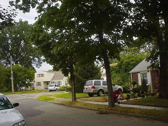 dead end st near lake