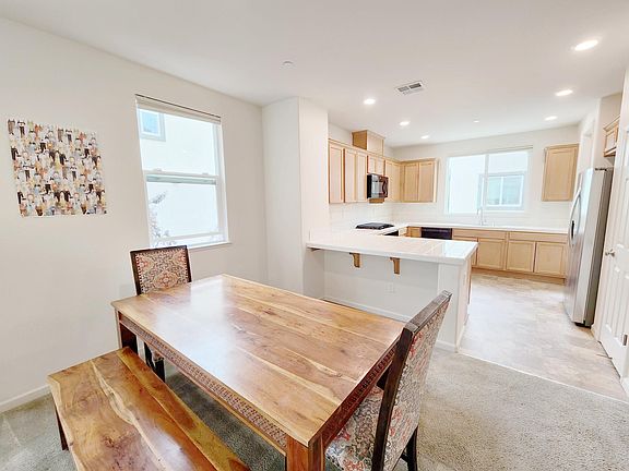 5th image of 1025 Gabbiano Ln #1