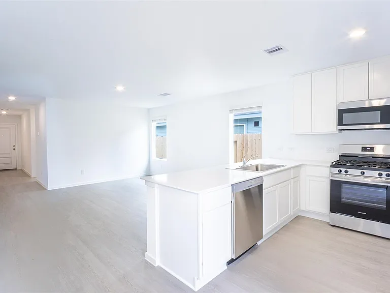 15724 Plum Brook Dr — Photo 13