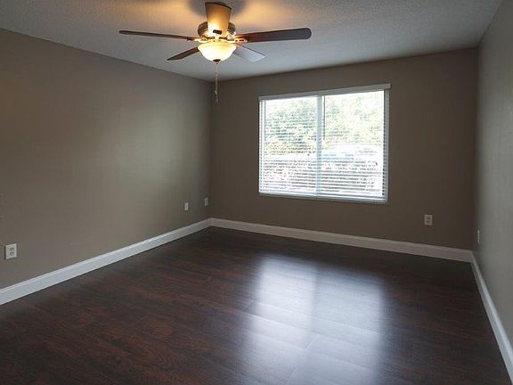 5th image of 1003 Villa Lane