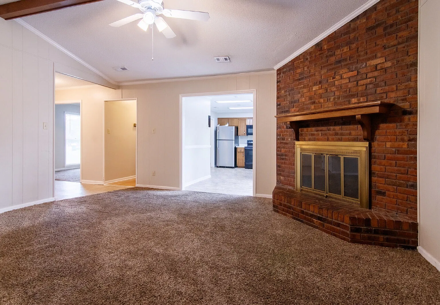 4 bed, 2.0 bath, 2015 sqft, $1,825 — Photo 3