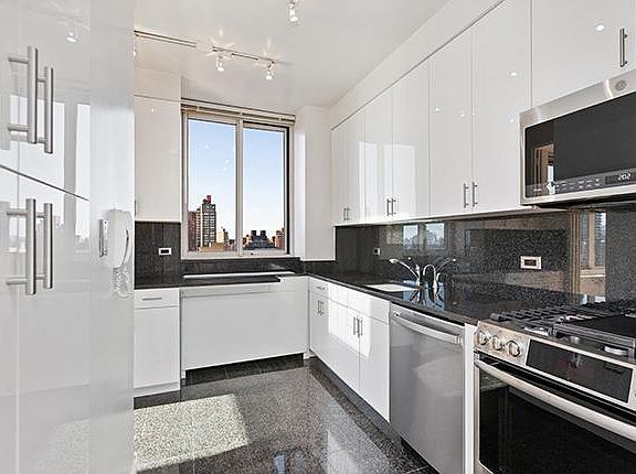 5th image of 1775 York Ave APT 21F