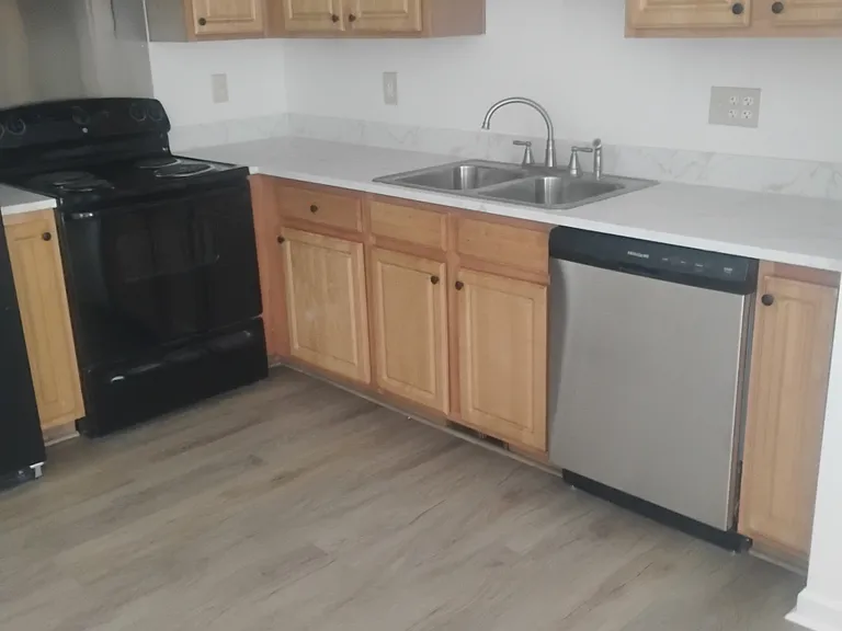 512 Flaherty Ave — Photo 7