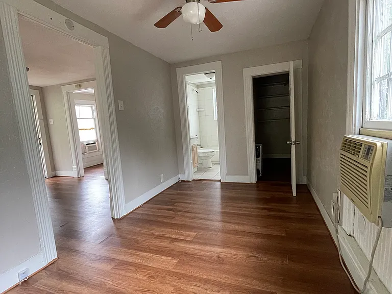 211 Bryan St #1/2 — Photo 2