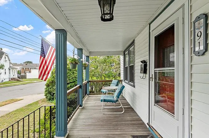 2 bed, 1050 sqft, $2,700 — Photo 1