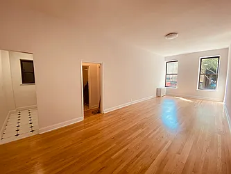 Rented by Metropolis Real Estate of Manhattan