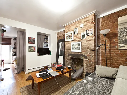 Rented by R New York | media 8