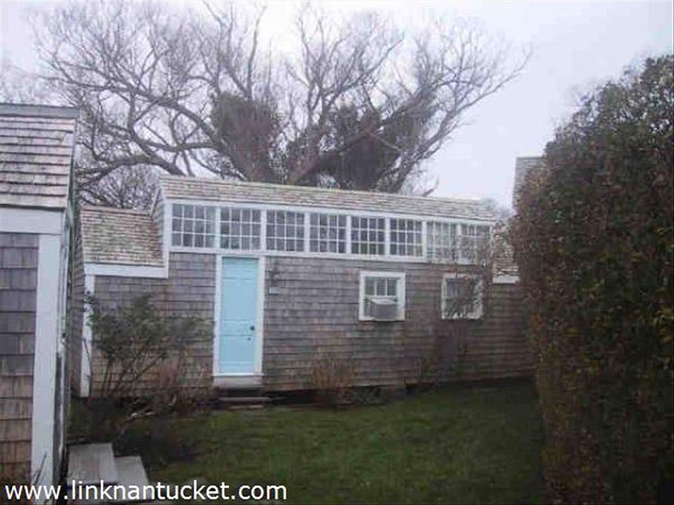 2nd image of 31 Washington St