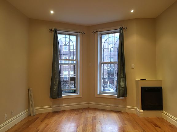 2nd image of 543 Chauncey St #3
