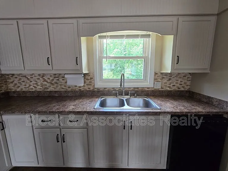 4665 Peace Rd — Photo 6