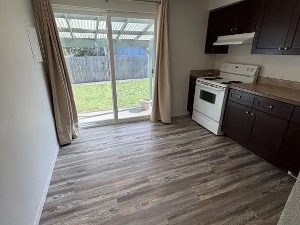 1661 Lund Ave, Coos Bay, OR 97420
