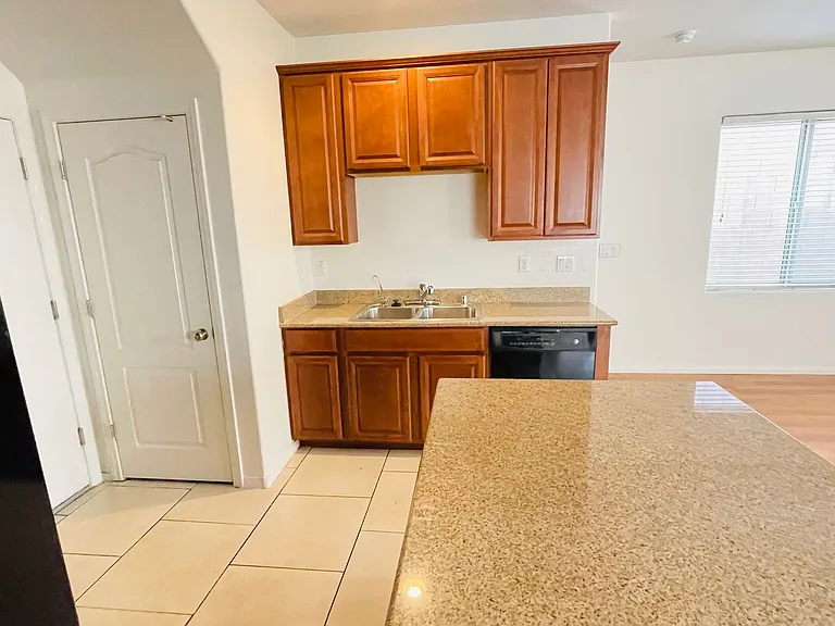 669 Emerald Idol Pl — Photo 5