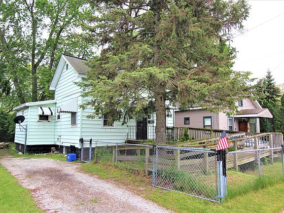 2nd image of 1143 Amity Ave
