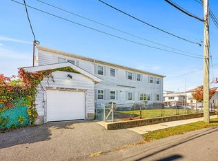 210 Noel Rd, Far Rockaway, NY 11693