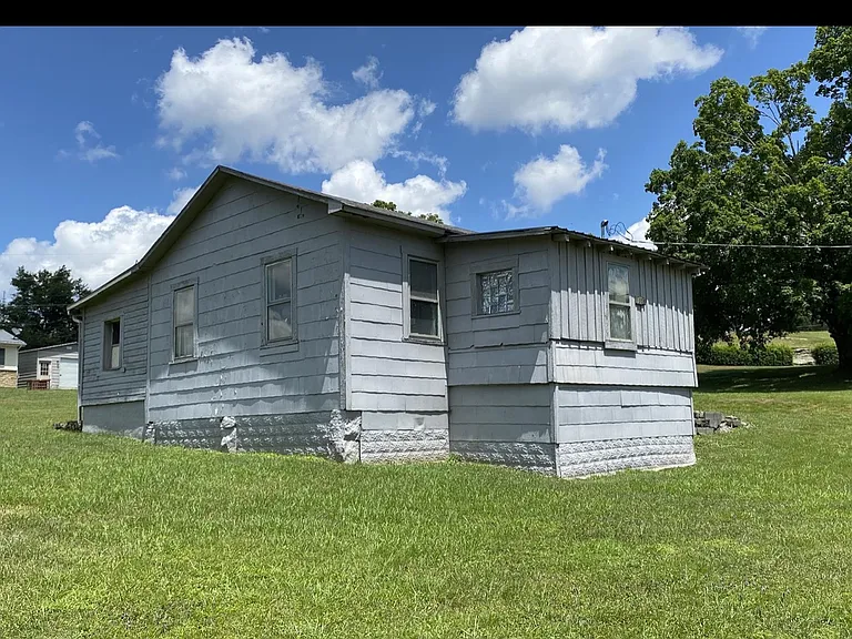 598 Brown Ave — Photo 14