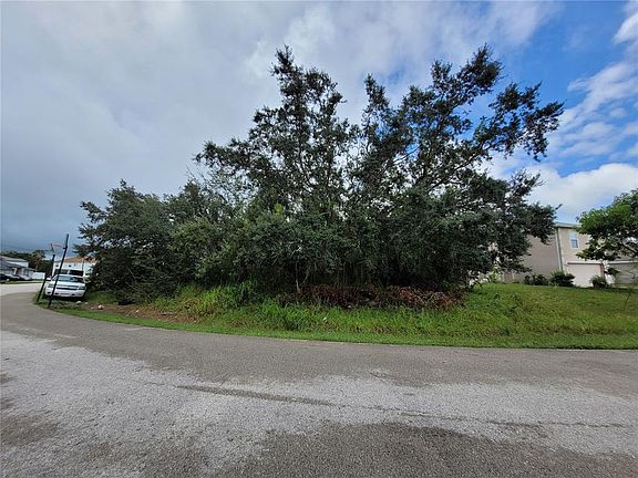 3rd image of 1946 Manatee Ct #9