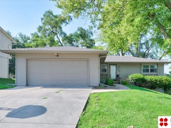 4965 Glasgow Ave, Omaha, NE 68157