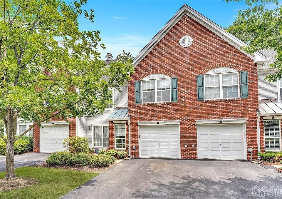 1st image of 4 Henry Ct
