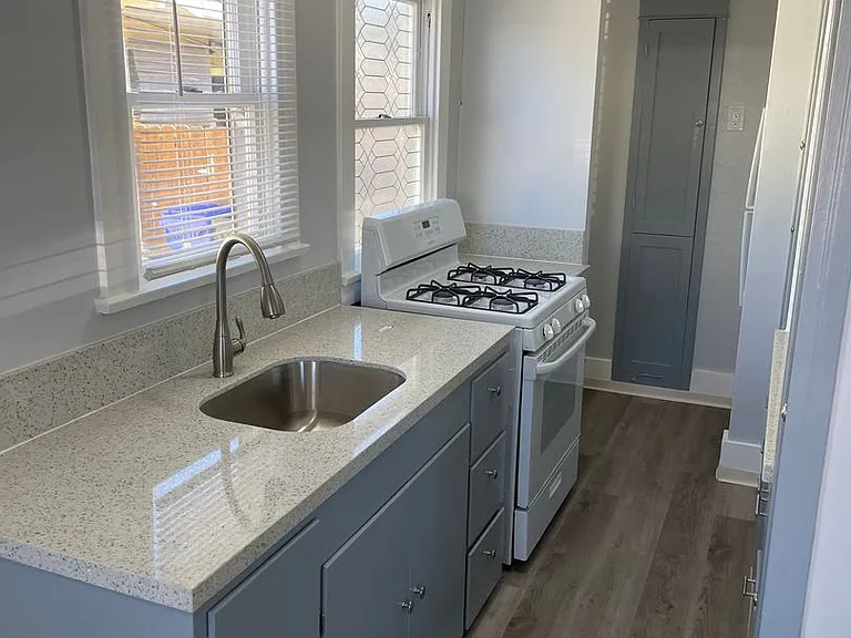 1529-1531 1533 Madison Ave — Photo 8
