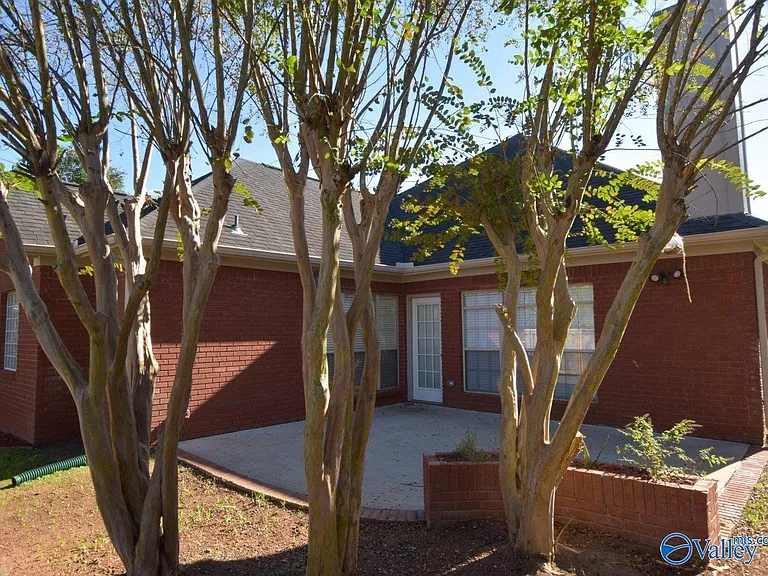 118 Canterbury Dr — Photo 26