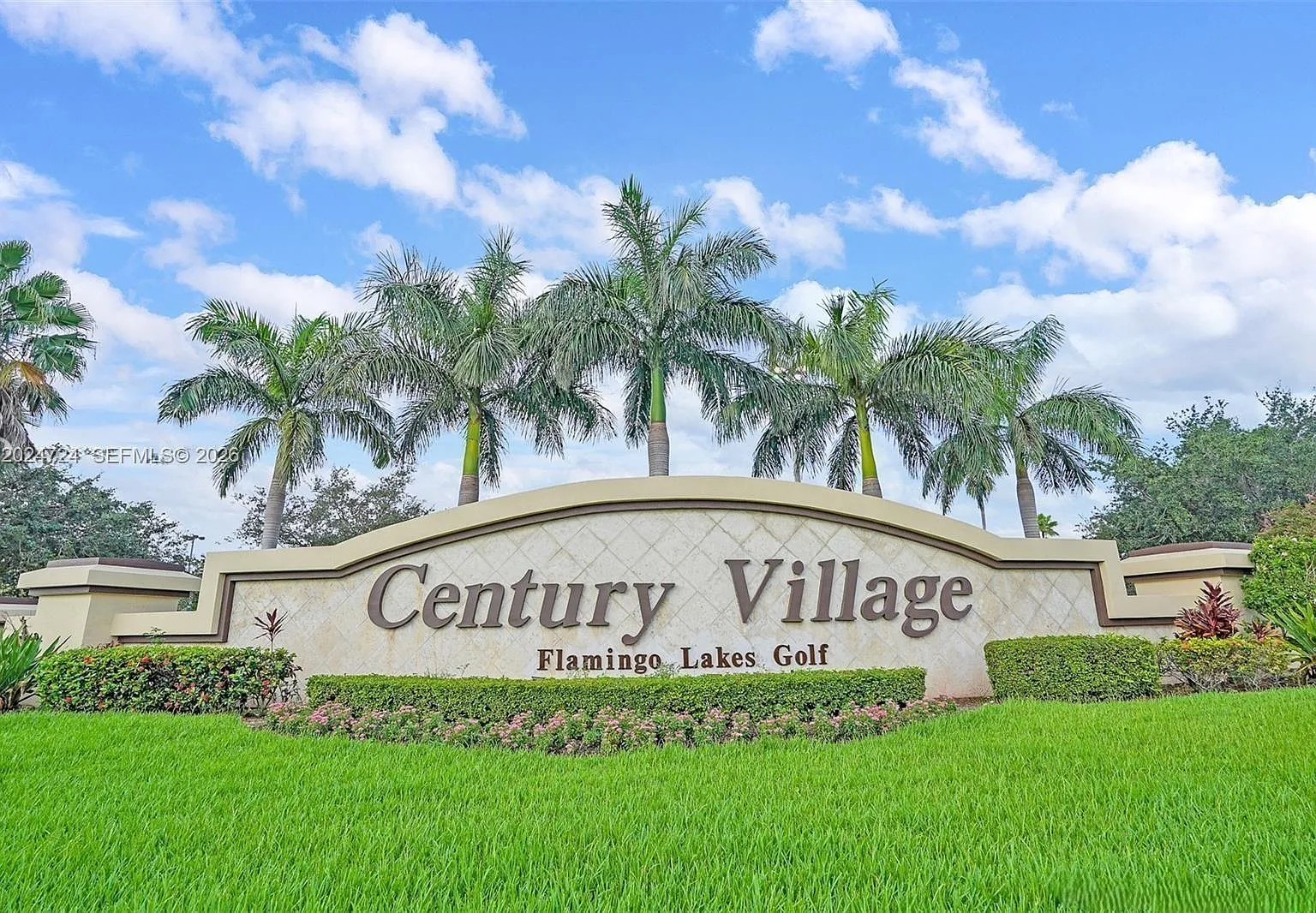 Kingsley At Century Villa — Photo 1