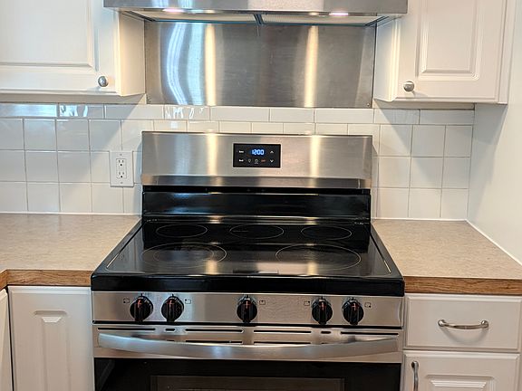 4th image of 21028 80th Pl W APT 1