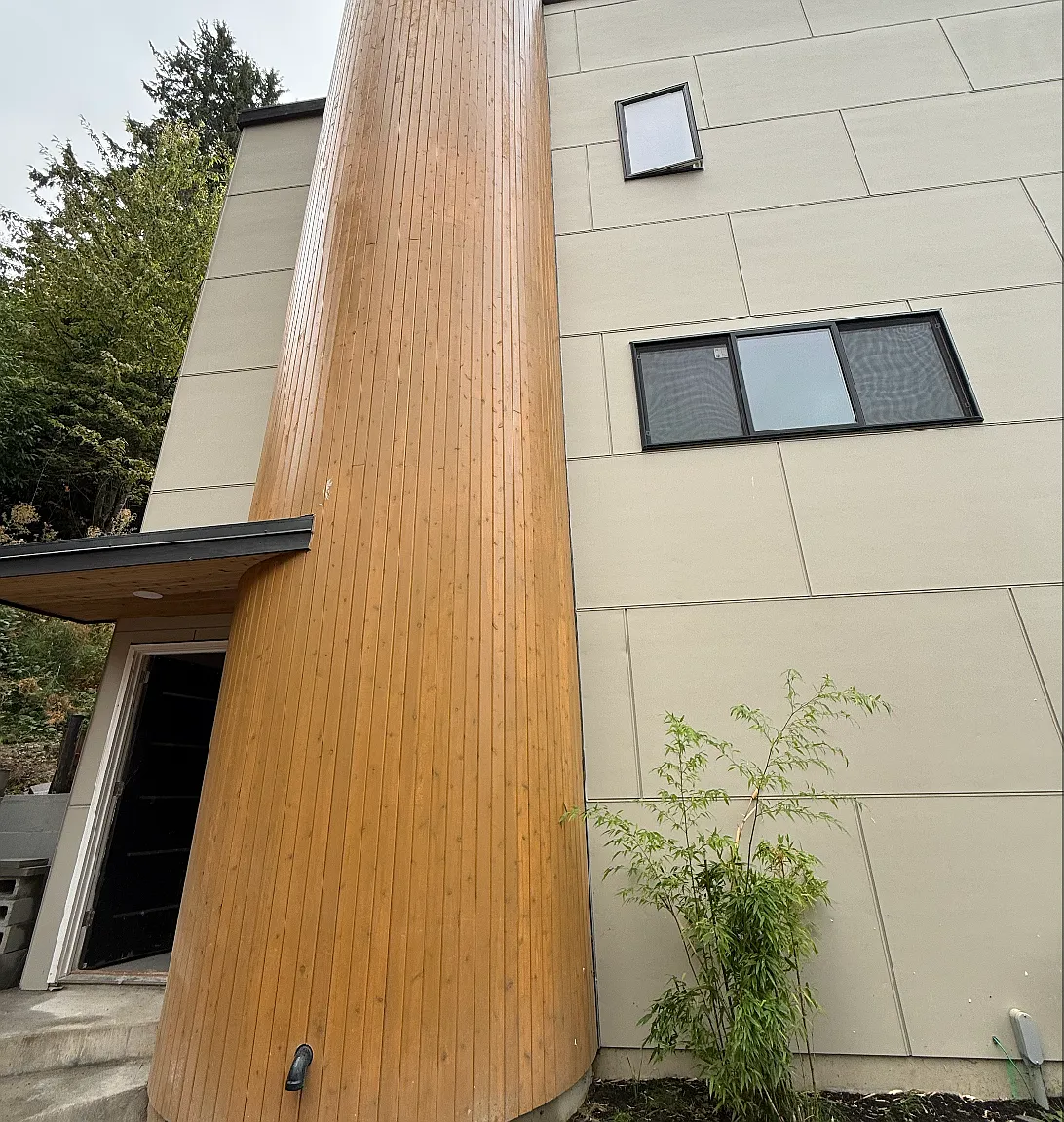 4 bed, 2600 sqft, $5,800 — Photo 1
