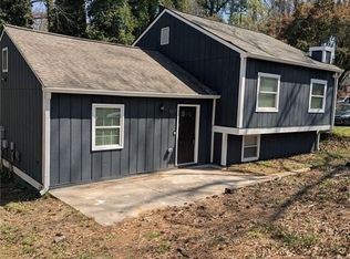 957 Hemingway Rd, Stone Mountain, GA 30088