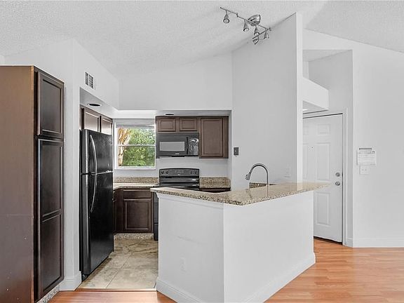 2nd image of 5701 Gatlin Ave APT 128