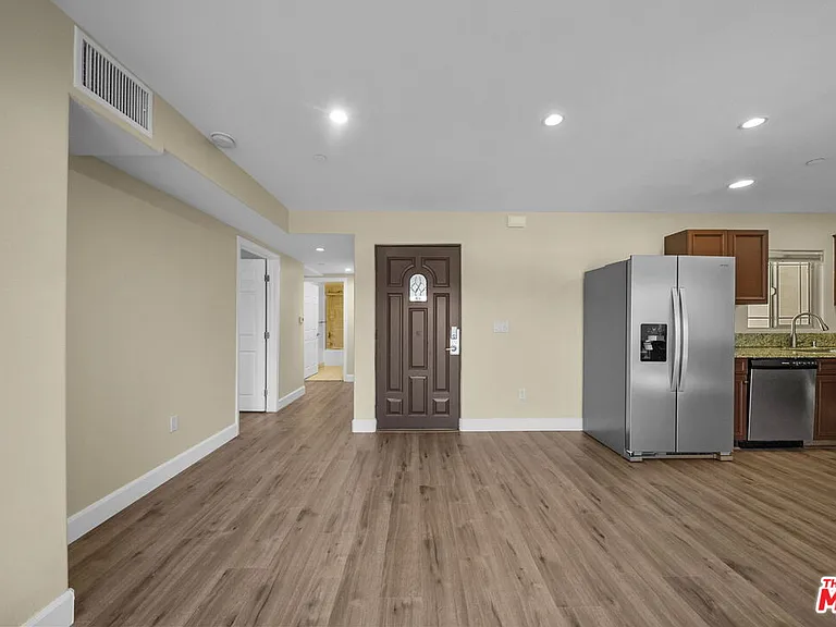 5315 Bellingham Ave #204 — Photo 4