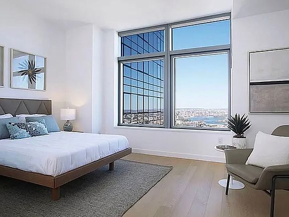 5th image of 3 Court Sq APT 3306