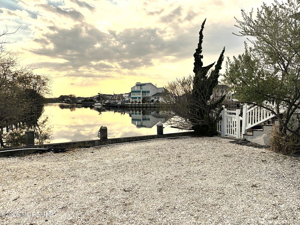 1st image of 322 Bayshore Drive
