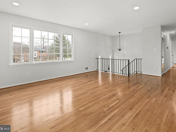 5th image of 3104 Battersea Ln