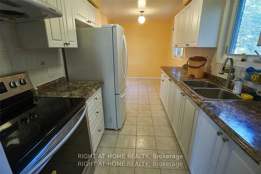 3 bed, $2,600 — Photo 2
