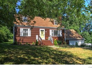 23 Long Island View Rd, Milford, CT 06460