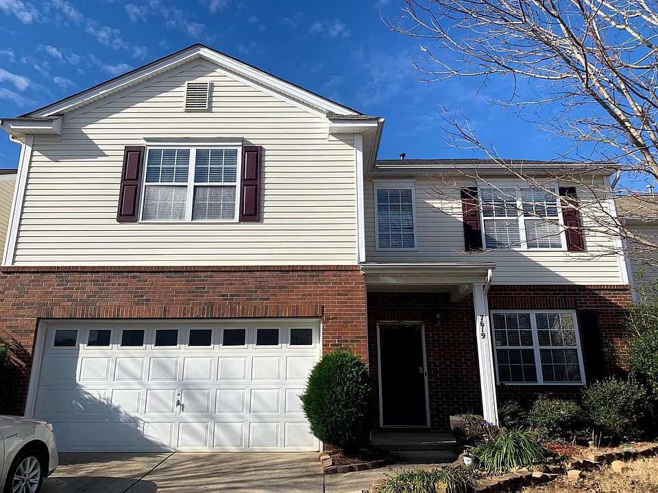 1st image of 7619 Carrington Forest Ln