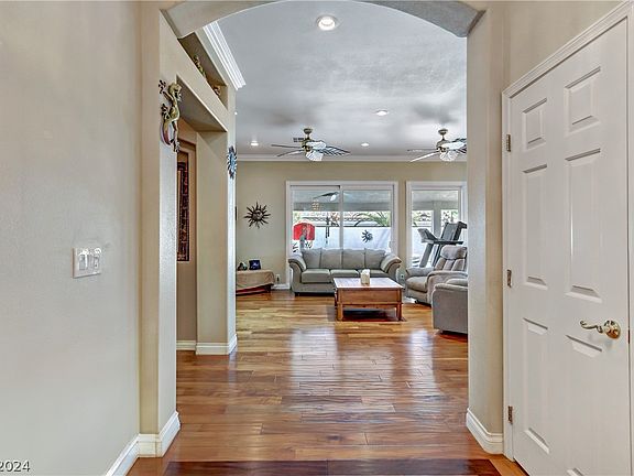 5th image of 3210 Sterlingshire Dr