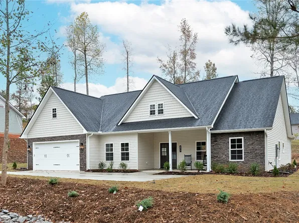 477 Twin View Dr, Westminster, SC 29693