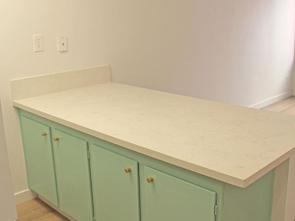 5th image of 114 S Gramercy Pl #302