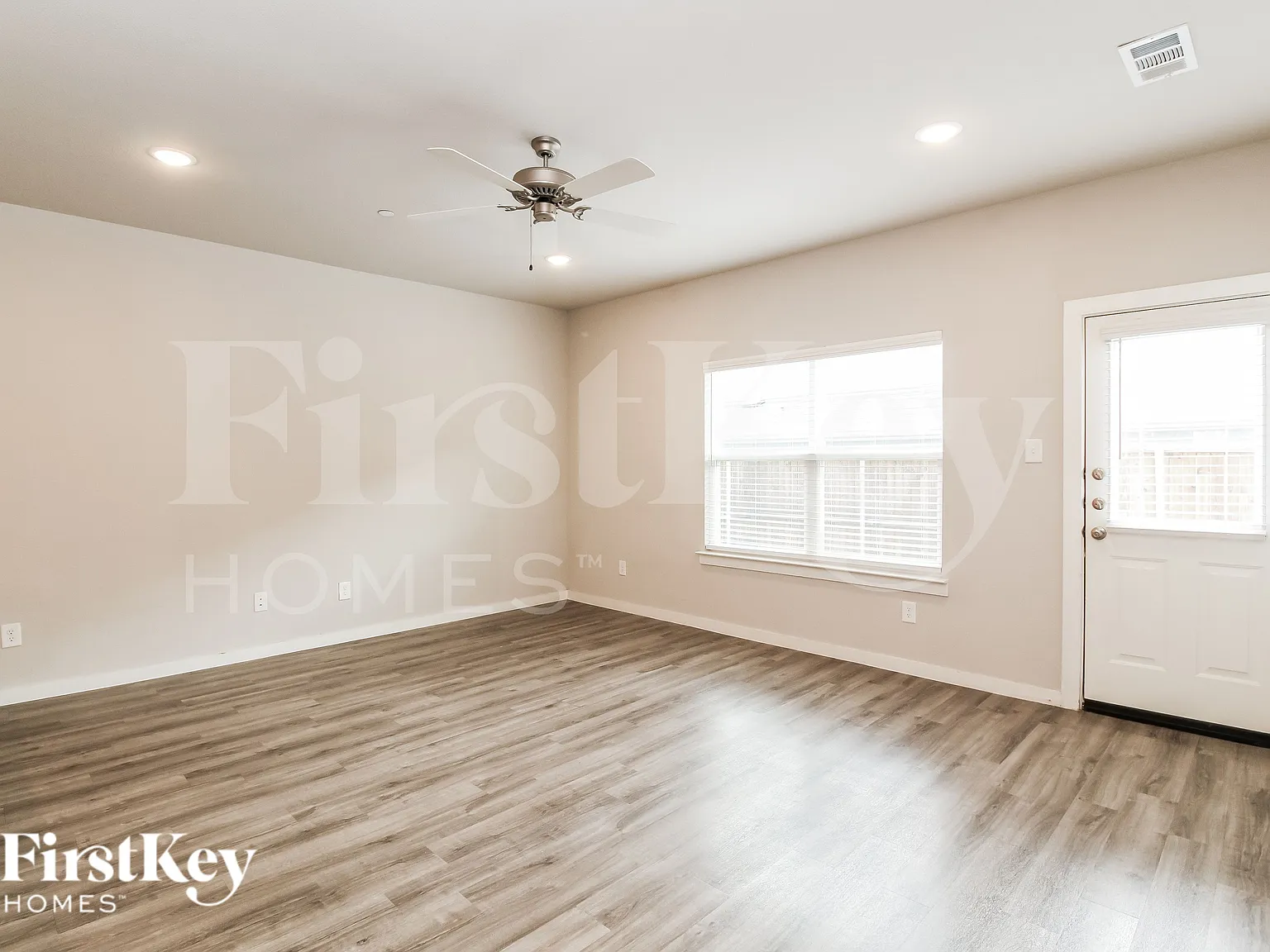4 bed, 2.5 bath, 2056 sqft, $2,840 — Photo 3