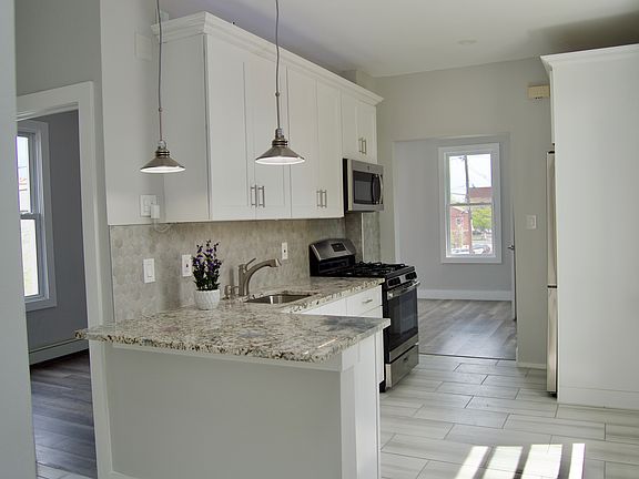 3rd image of 99 Clinton Ave