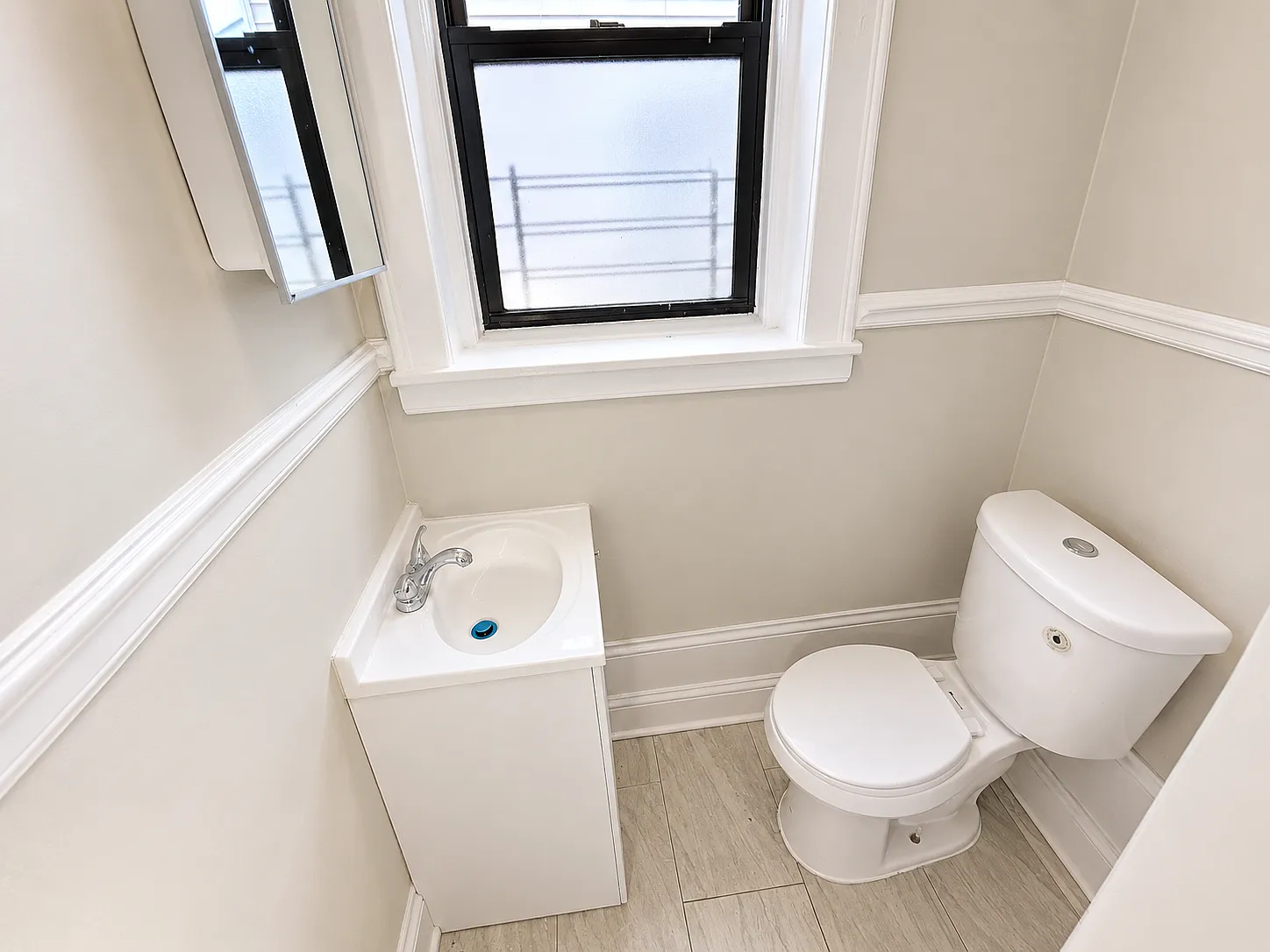 3 bed, 1200 sqft, $2,095 — Photo 2
