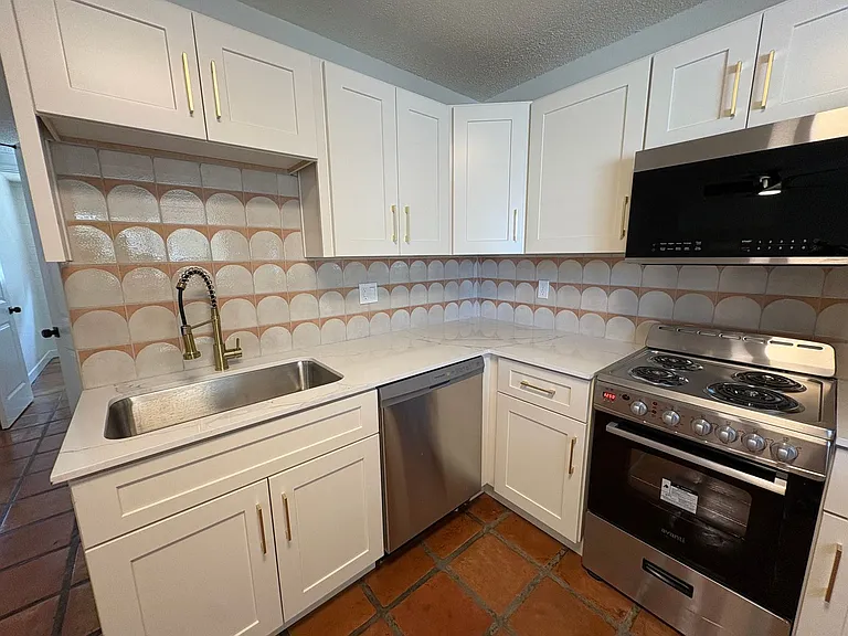 1867 E University Dr — Photo 18