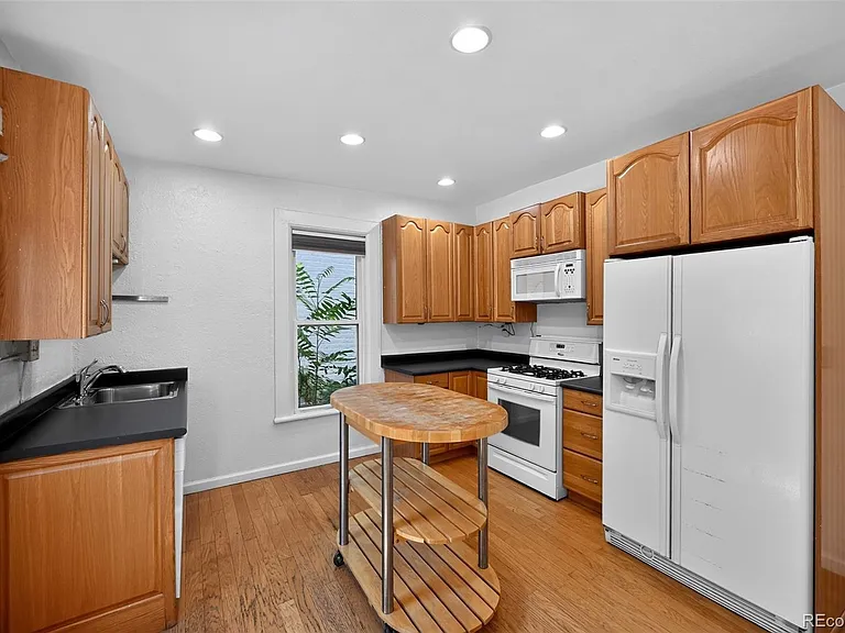2136 N Lafayette St — Photo 8