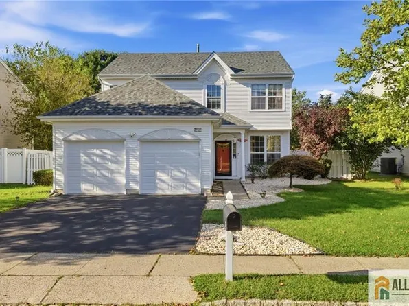 38 Cornell Dr, East Brunswick, NJ 08816