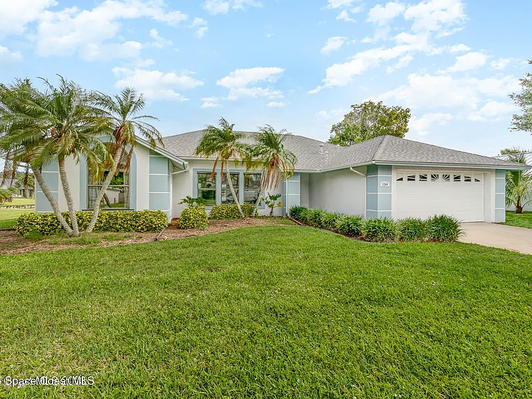 1244 Lakeview Dr — Photo 1