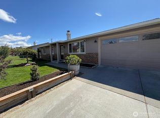 1104 9th St NE, East Wenatchee, WA 98802