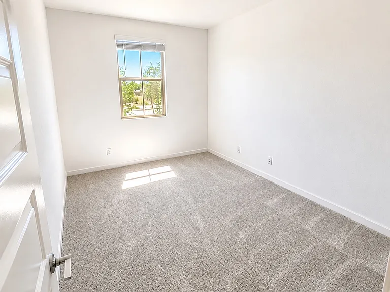 25802 S 231st St — Photo 5