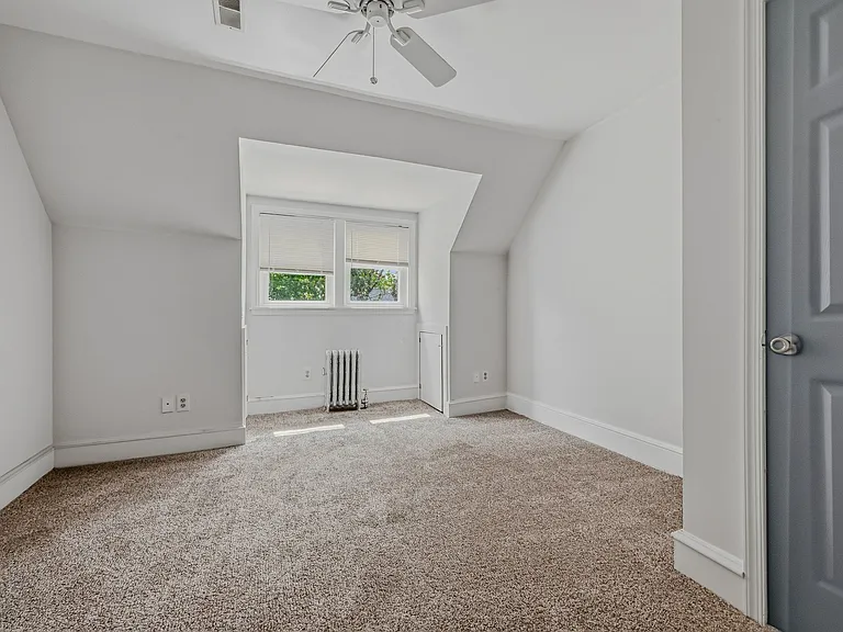 412 W 23rd St — Photo 21